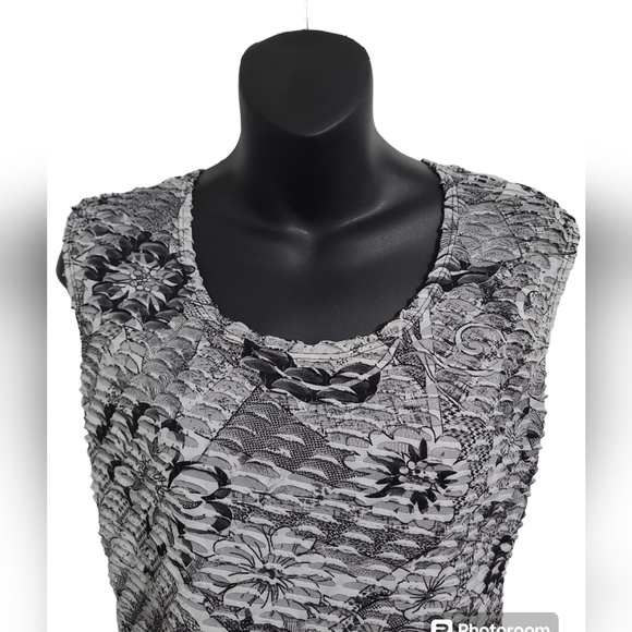 2 FOR💲1️⃣ LAURA Black/White Floral Layered/Sheer Design Sleeveless Blouse Sz MD - Picture 4 of 11